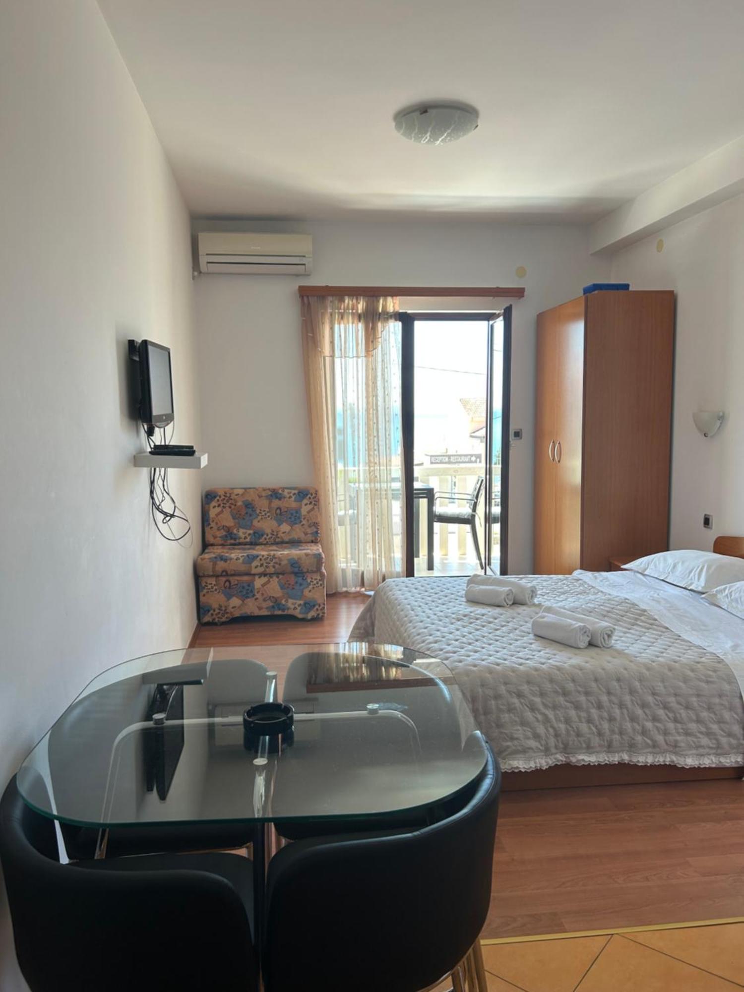 Apartmani Baki Podstrana Exterior foto